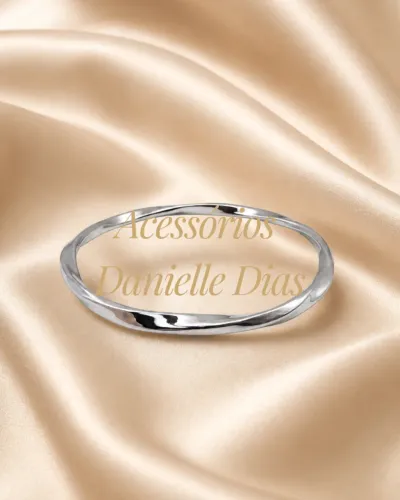 Bracelete Cor Prateada Curvado Delicado