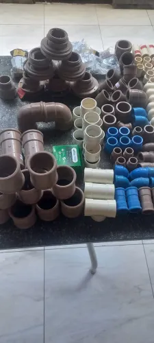 Sobra de obras  material hidráulico novo sem uso  conexões e registros  tudo novo 