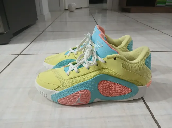 Tênis jordan tatum 2 em perfeito estado parcelo em 3x