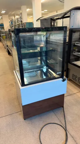 balcão refrigerado para tortas linha luxo - marca iglu semi novo tamanho 70 cm