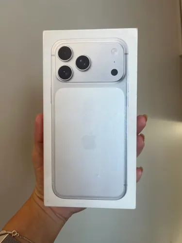IPHONE 17 PRO MAX 256GB SILVER LACRADO!!! UM ANO DE GARANTIA PELA APPLE!!!