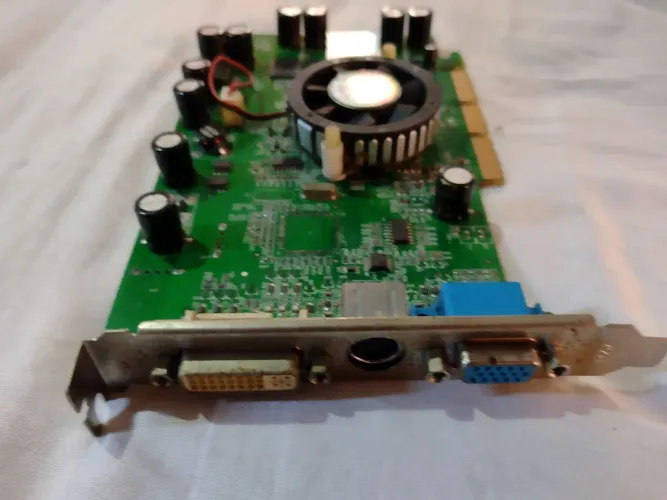 Placa vídeo Geforce 6200LE /256Mb Agp,peças,informática,computador antigo,retrô,Pc,cpu