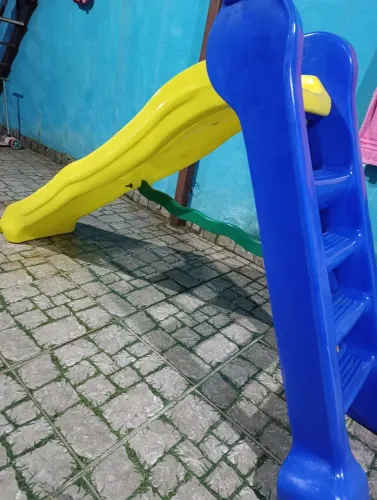Escorrego em ótimo estado. Pouco usado.