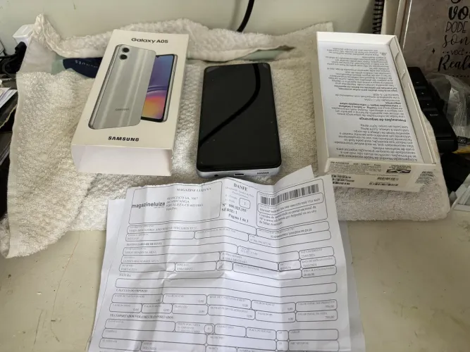 Vendo celular Samsung A05