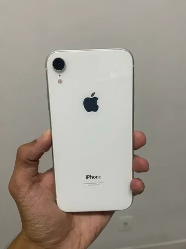 IPHONE XR ( R$ 780 )