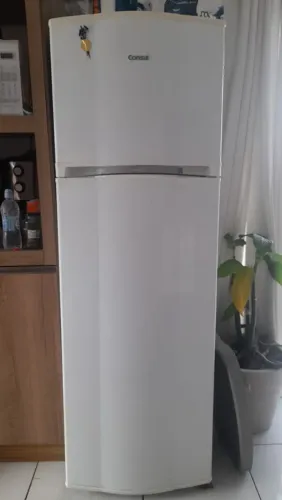 Vende se geladeira