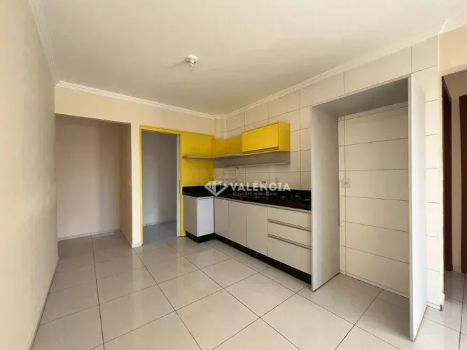 Apartamento para Alugar com 2 quartos por R$1.800,00 no Ed. Palmares - Rua Humberto de Cam