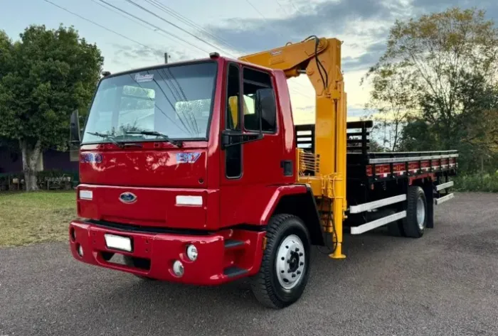 Ford cargo 1317 4x2 Ano 2005