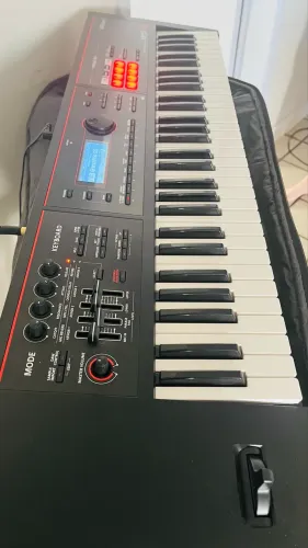 teclado sintetizador roland 30 preto pouquissimo uso 2025