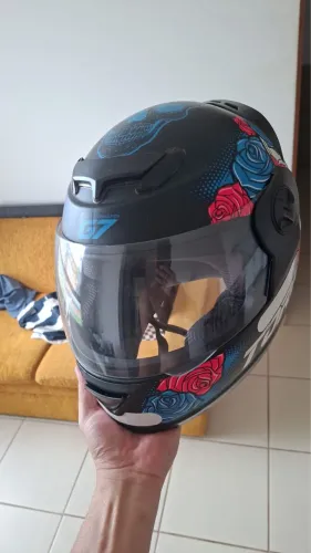 Capacete novo