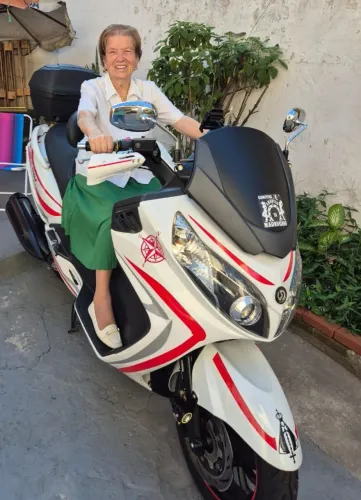 VENDO MAXSYM 400I MUITO NOVA