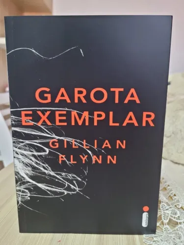Livro Garota Exemplar - Gillian Flynn