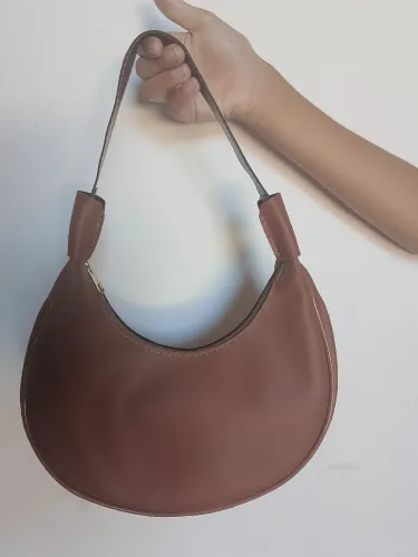 Bolsa feminina estilo meia lua ou baguete  todas  as 3 no valor único de 50 reais 