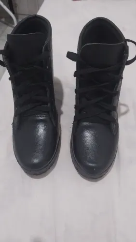 Bota para vender, tamanho 35 usada apenas 1 vez! Valor R$50,00 reais.