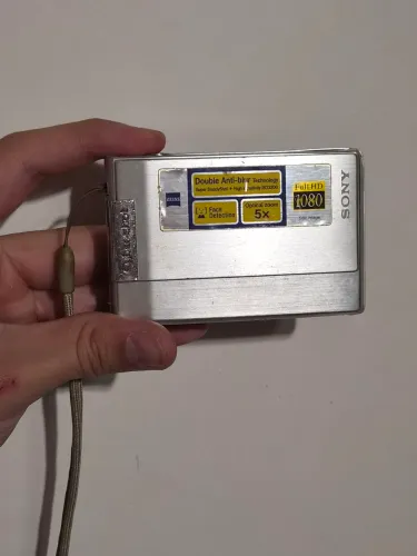 Câmera Cybershot DSC-T100 prata