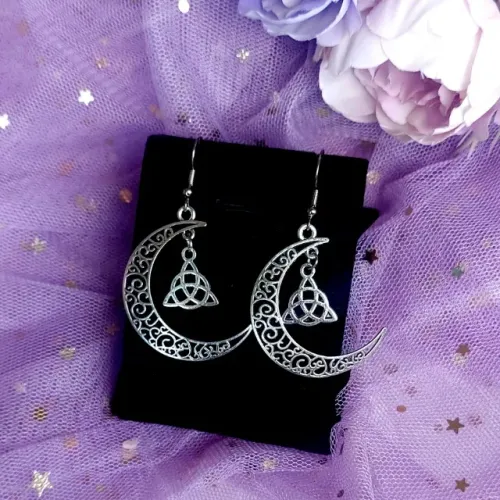 Brincos Triquetra Celta Na Lua Crescente