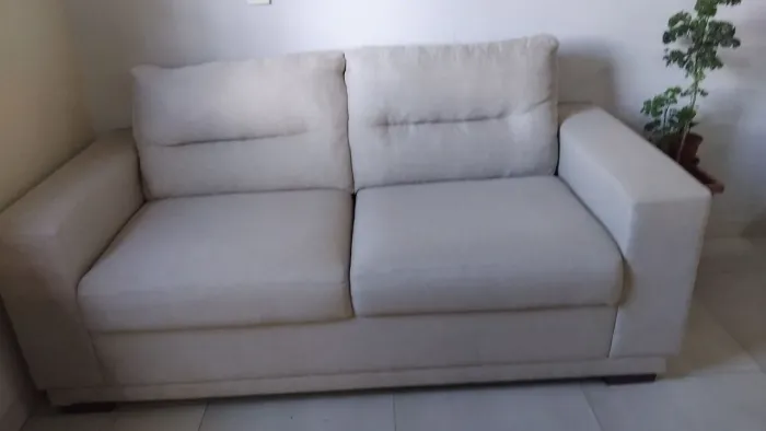 Sofa.em linho cor beje confortável,2 lugares grande