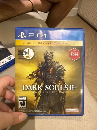 Dark Souls III The Fire Fades Edition - Playstation 4 e 5