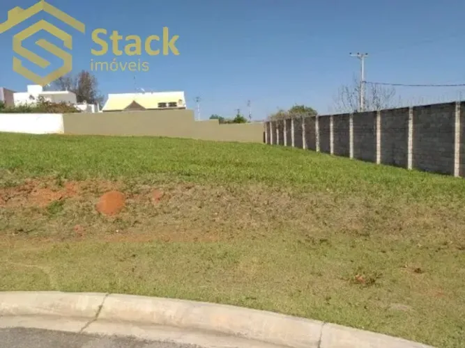 TERRENO TOTALMENTE PLANO COM 1011 m² COM PROJETO APROVADO NA PREFEITURA NO CONDOMÍNIO TERR