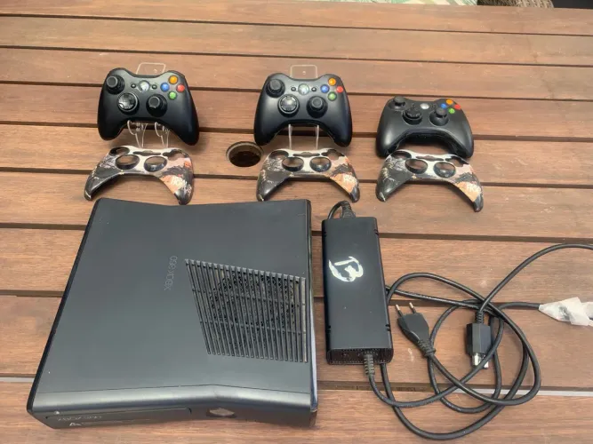 Xbox 360 com 4 controles