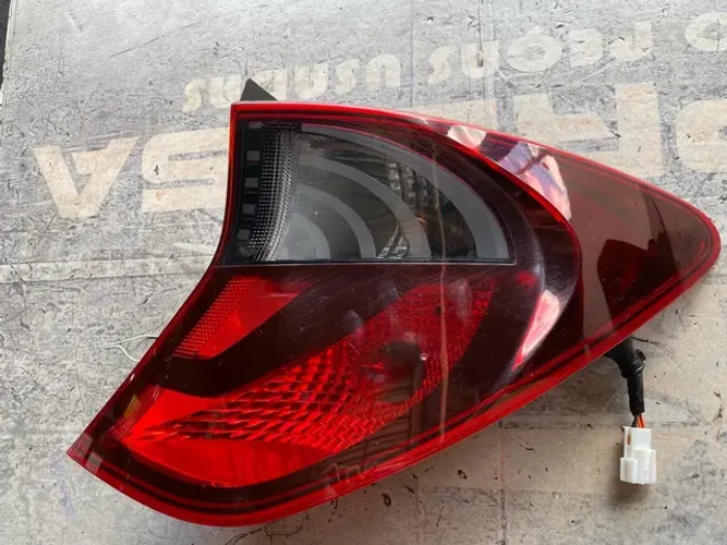 Lanterna Traseira  esquerda Hyundai Hb20 Fume Retch Led Original