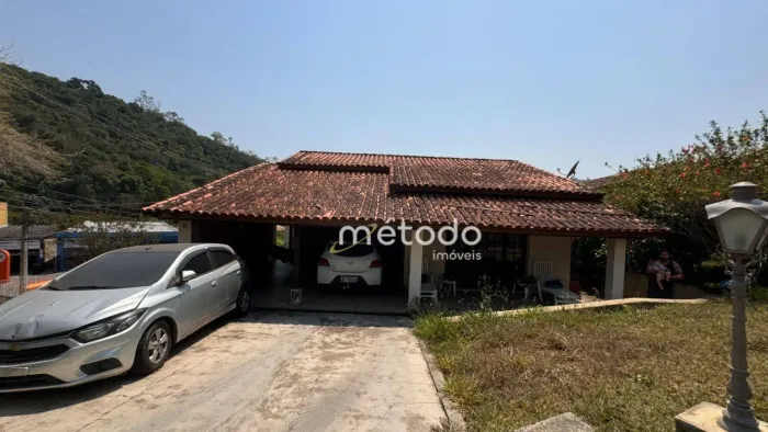 Casa com 3 quartos à venda, 166 m² por R$ 1.100.000 - Bairro Centro - Guararema/SP