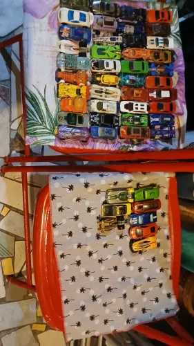 Carrinhos hot wheels originais muitos bons