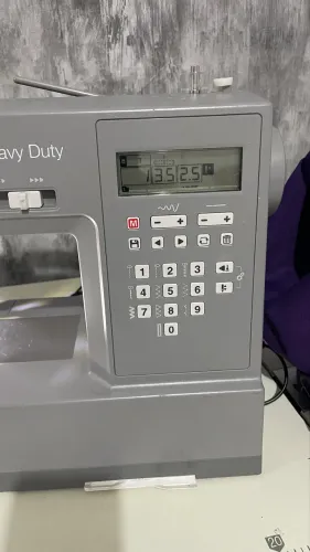 Máquina de costura semi industrial Reavy duty SINGER HD6700