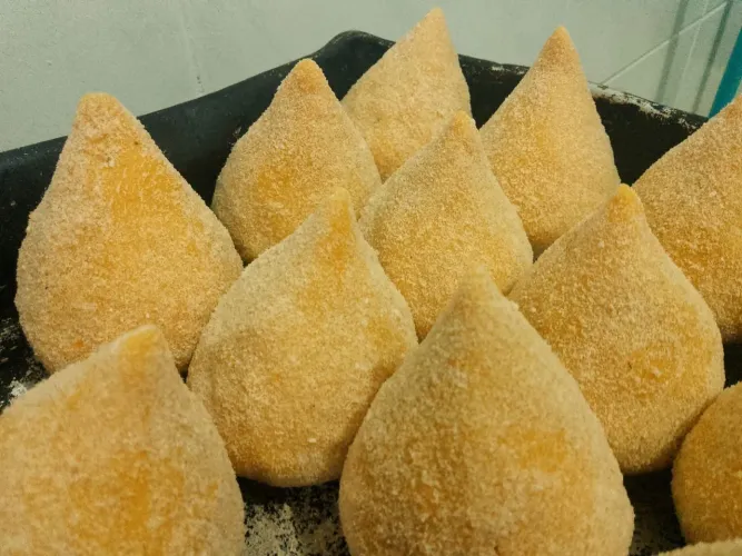 Salgados congelados a partir de 1 real *leia a descrição*
