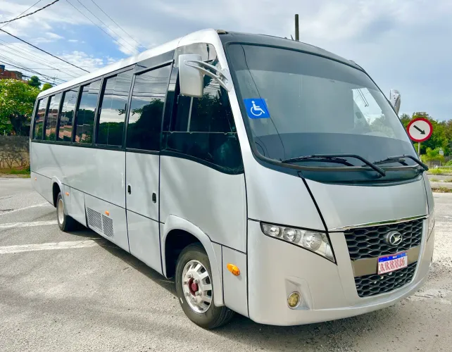 Micro ônibus Marcopolo Volare W9 Executivo 2012 com ar condicionado 32 lugares