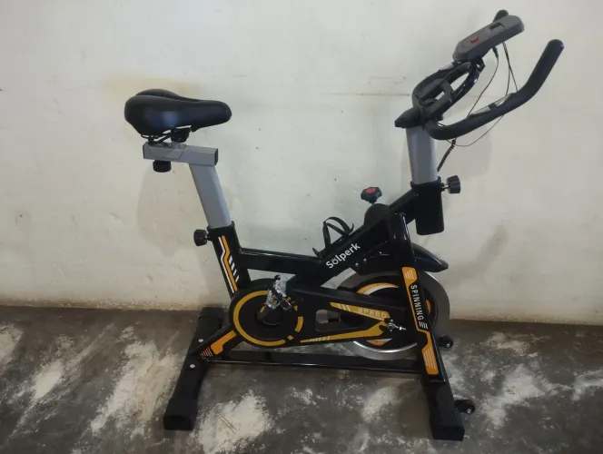  Bicicleta de SPINNING ( vendo ou troco por algo do meu interesse )