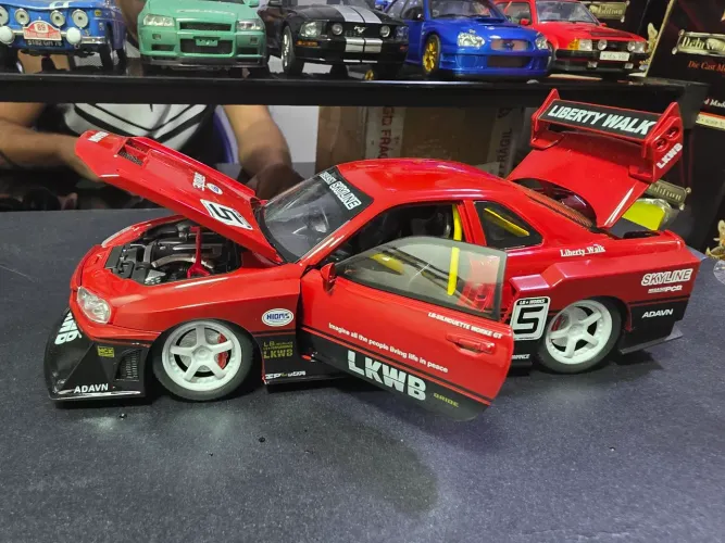 Miniatura 1:24 nissan skyline r34 liberty walk abre tudo