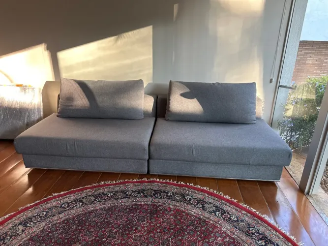 Sofá Modular Cinza Confortável e Moderno