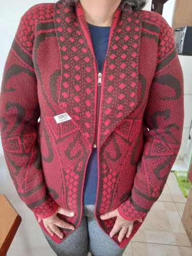 Casaco Tricot Vermelho com Detalhes Marrons