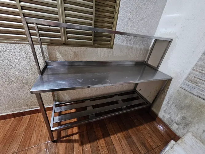Bancada Inox com Prateleira 