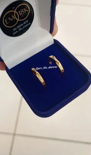 Modelo de Alianças - Par em Prata banhado a Ouro ( Opção em Ouro 18k) - Gravação - Grátis 