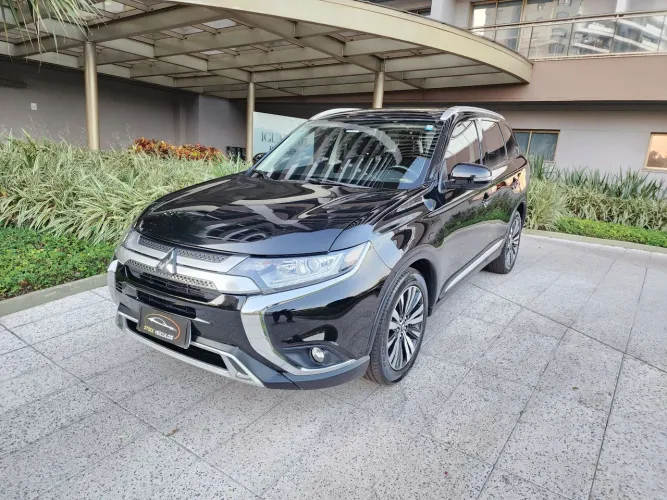 Outlander 2019 HPE - 7 Lugares