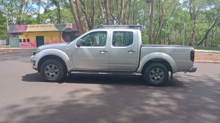 Nissan Frontier SV At.cd 4X4 2.5 TB Diesel Mec. 2014