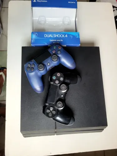 Playstation 4 slim 1 tb + 2 controles GTa 5 FIFa 1 ano de garantia entrega gratis