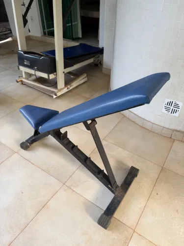 Banco reclinável para academia