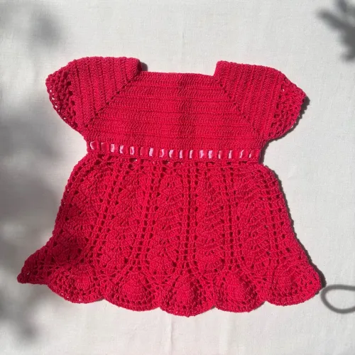 Vestido de crochê para bebê menina