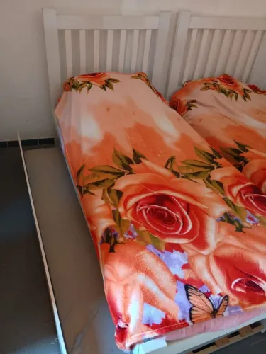 Vendo bicama seminova solteiro 