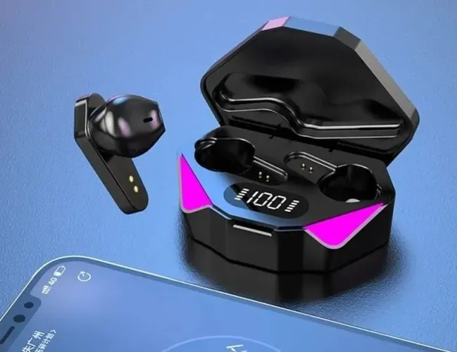 Fone de ouvido TWS Gamer com design moderno e carregamento rápido