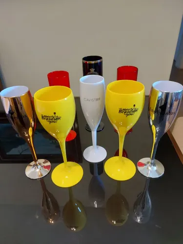 Kit com 8 Taças de Champagne Personalizadas 