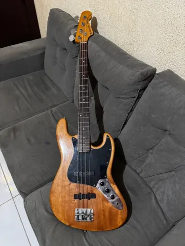 Baixo Giannini stratosonic Jazz Bass anos 90 caps dimarzio