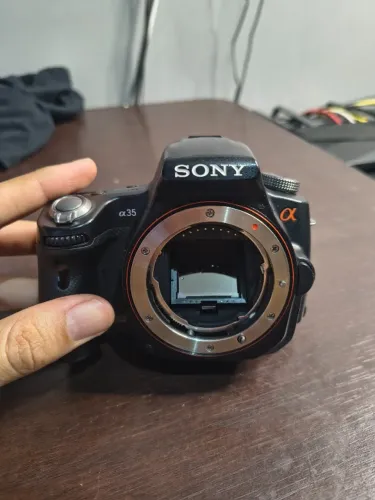 Câmera Sony A35 SLT com defeito