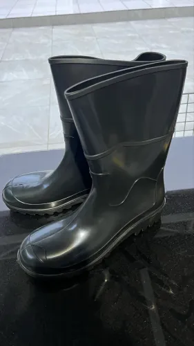 Bota de borracha ( galocha )