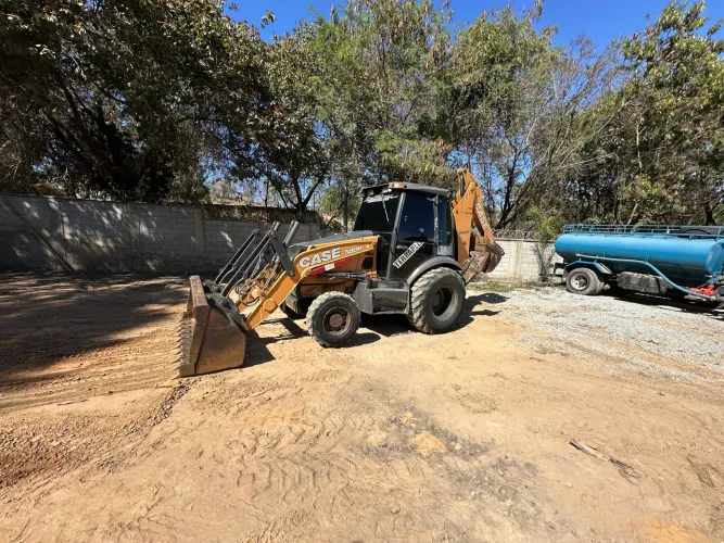 Restroescavadeira Case 580N 2018 4X4