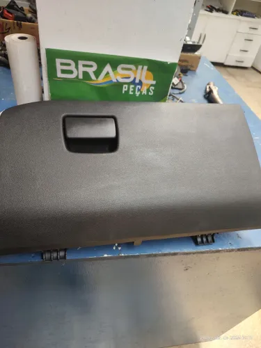 porta luvas Tracker após 2021