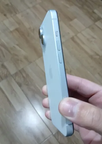 iPhone 15 semi novo 128GB